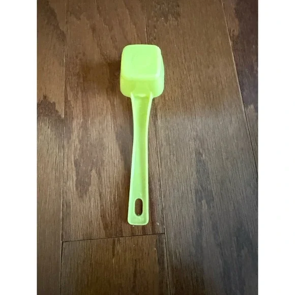 Vintage Community Coffee CBC Approved Coffee Measure Scoop 50's - 60's Yellow - Picture 1 of 2